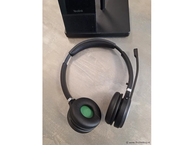 Yealink telefoon met headset - afbeelding 2 van  7