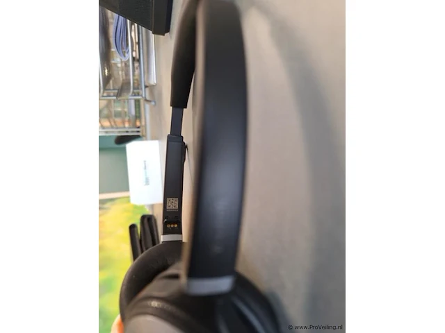 Yealink telefoon met headset - afbeelding 6 van  7