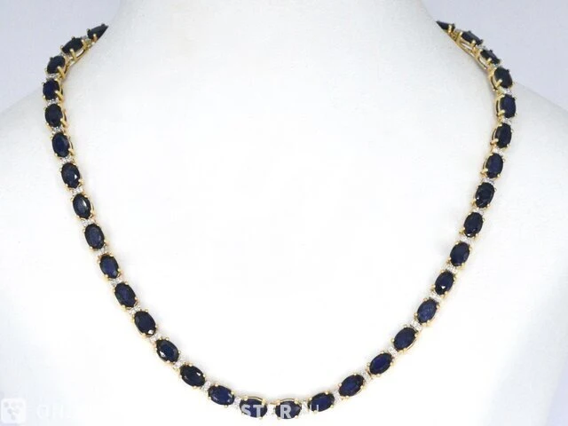 Yellow gold necklace with diamonds and sapphire - afbeelding 4 van  8