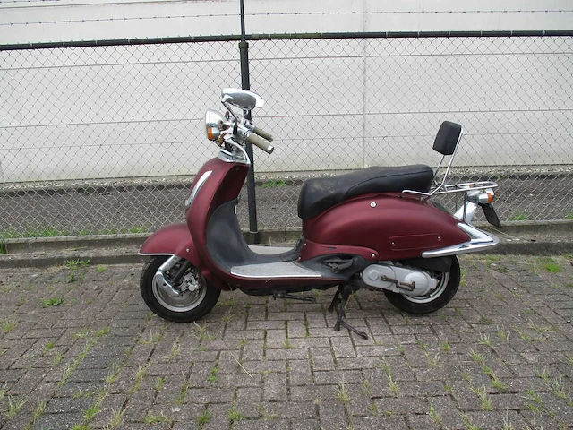 Yiying 25 - snorscooter - sixties / retro - scooter - afbeelding 1 van  10