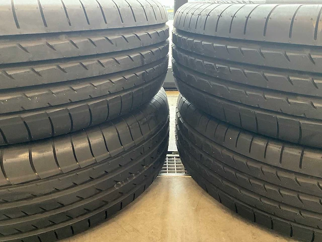 Yokohama "advan sport" 235/60 r18 (4x) - afbeelding 2 van  9