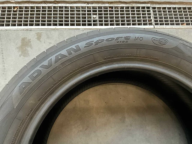 Yokohama "advan sport" 245/50 r18 - afbeelding 3 van  6