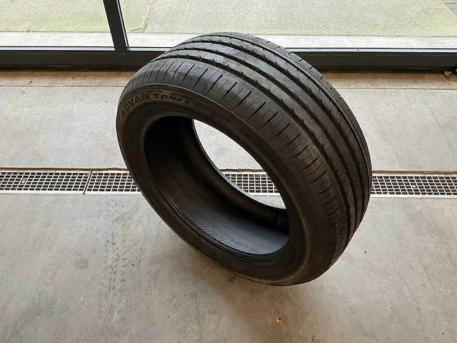 Yokohama "advan sport" 245/50 r18 - afbeelding 1 van  7
