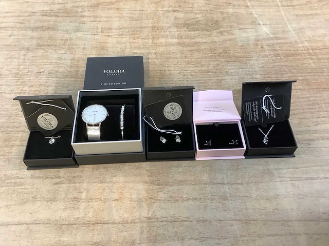 Yolora sieraden (50x) - afbeelding 1 van  4