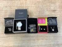 Yolora sieraden (50x) - afbeelding 1 van  4