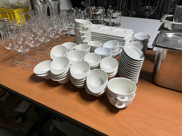 Young en villeroy & boch partij servies - afbeelding 1 van  7