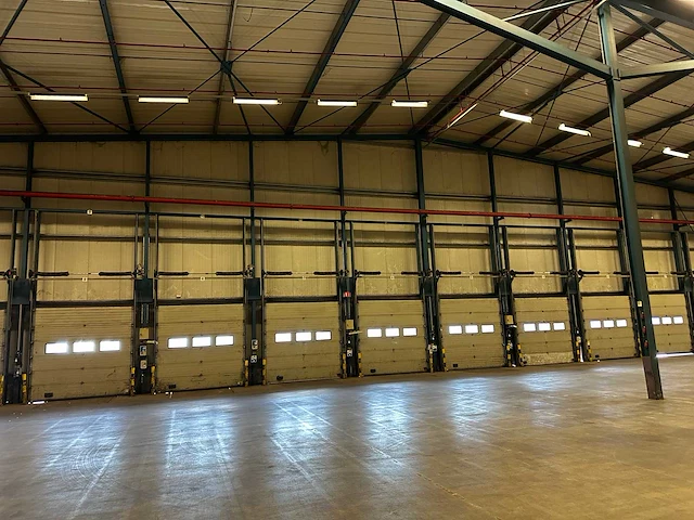 Ytong wand panelen 650x15x72cm en rolpoorten - afbeelding 11 van  17