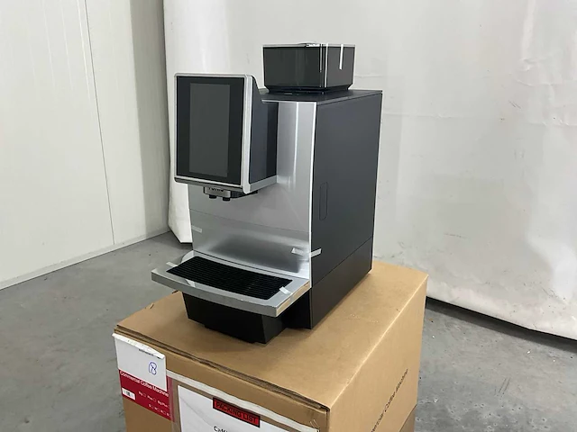 Yunio f12 (m) plus-s koffiemachine fully automatic - afbeelding 1 van  12