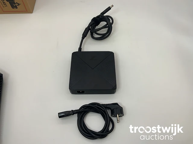 Z vr backpack g2 (full kit), core(tm) i7 8th gen, 32 gb ram, 512 gb nvme (ssd), geforce rtx 2080 mobile 8 gb - check description - afbeelding 8 van  14