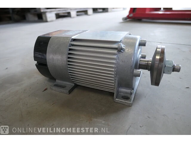Zaagmotor met rem - afbeelding 1 van  4
