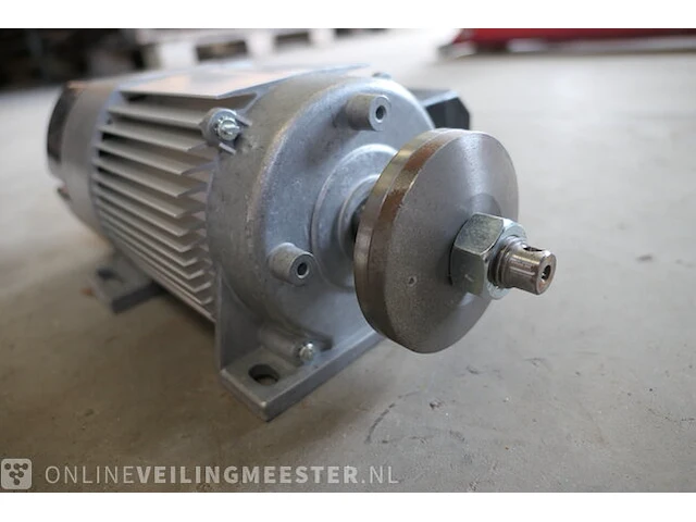 Zaagmotor met rem - afbeelding 2 van  4