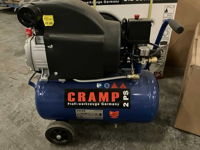 Zaagtafel 230v + luchtcompressor 24l - afbeelding 3 van  5