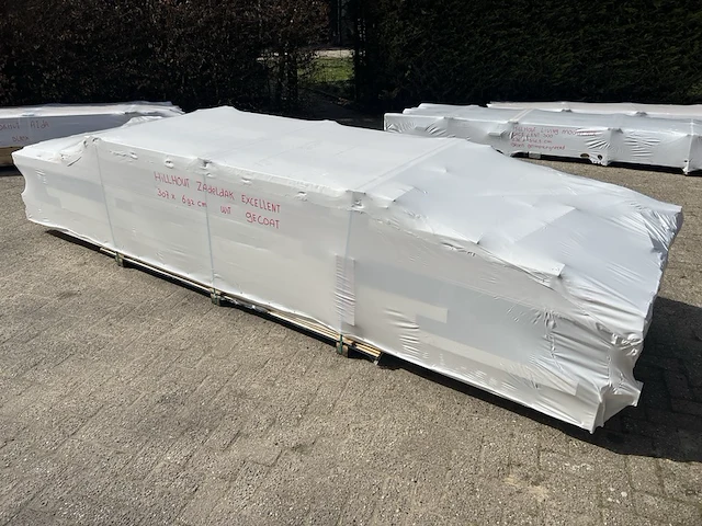 Zadeldak excellent wit gespoten hillhout, 307x692 cm - afbeelding 3 van  5