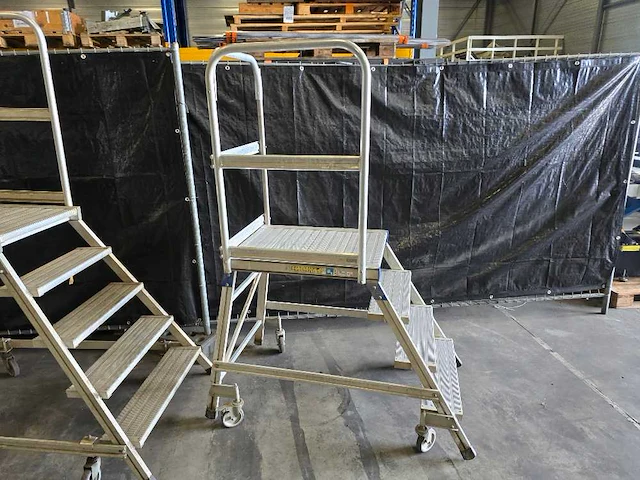 Zagres - overige werkplaatsinventaris (2x) - afbeelding 3 van  7