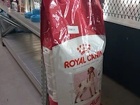 Zak hondenvoer royal canin, medium adult - afbeelding 1 van  4