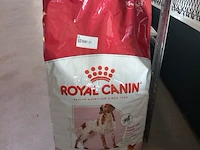 Zak hondenvoer royal canin, medium adult - afbeelding 2 van  4