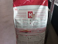 Zak hondenvoer royal canin, medium adult - afbeelding 4 van  4