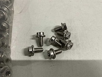 Zak met circa 550 stuks rvs torx 40 bouten m8 x 16 - afbeelding 2 van  3