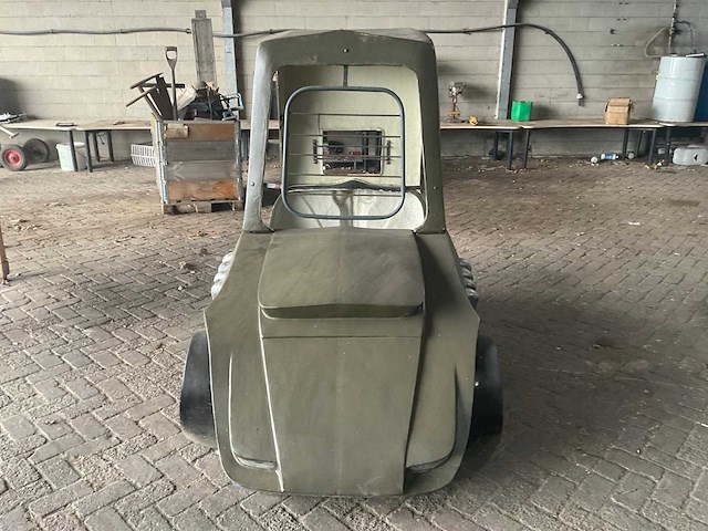 Zandbak & militaire skelder body - afbeelding 3 van  9