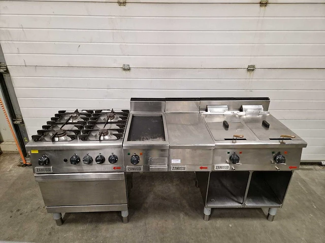 Zanussi - 4-pits fornuis bakplaat en friteuse - bakkooklijn - afbeelding 1 van  6