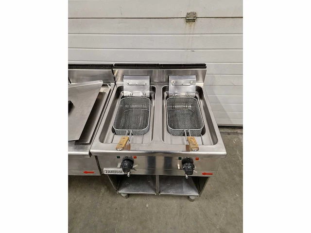 Zanussi - 4-pits fornuis bakplaat en friteuse - bakkooklijn - afbeelding 3 van  6