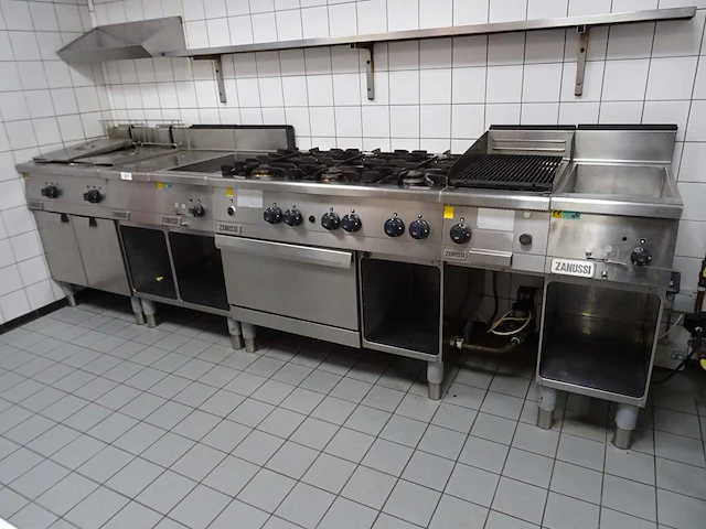 Zanussi - bakwand 6 delig - afbeelding 1 van  10