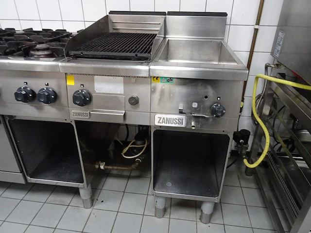 Zanussi - bakwand 6 delig - afbeelding 8 van  10