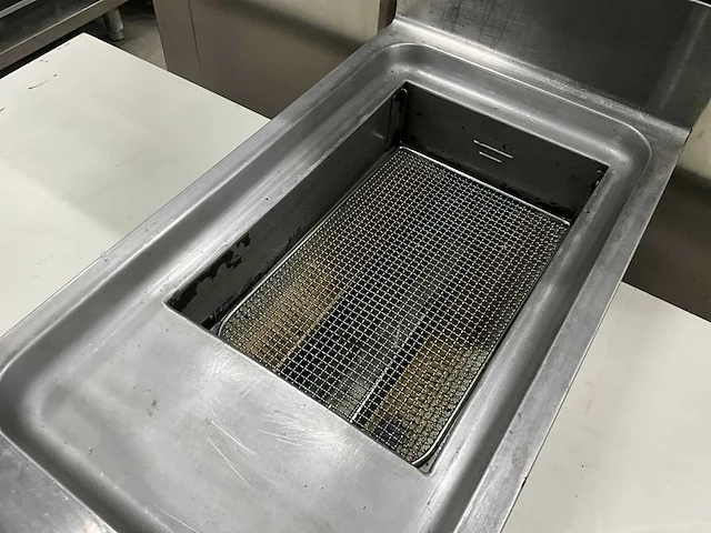 Zanussi - friteuse propaan - afbeelding 3 van  8