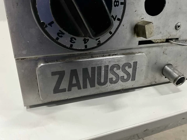 Zanussi - friteuse propaan - afbeelding 7 van  8
