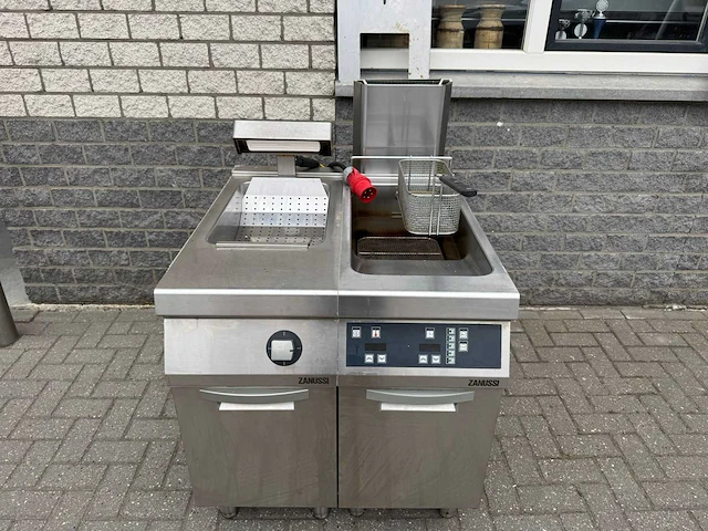 Zanussi - frituur + warmhoudbak - friteuse - afbeelding 1 van  5