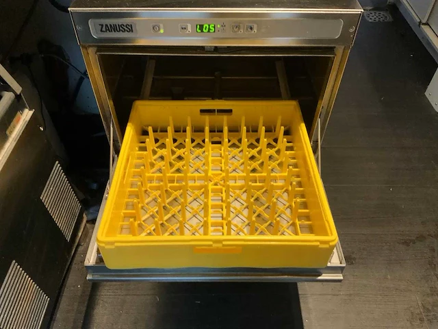 Zanussi - nuc3 - korvenvaatwasmachine - afbeelding 3 van  6