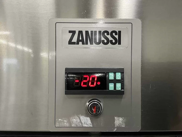 Zanussi - rvs dubbeldeurs vrieskast - afbeelding 8 van  9