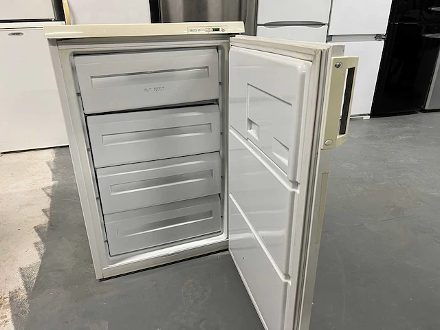 Zanussi - zanussi vriezer + etna koelkast tafelmodel - afbeelding 11 van  14