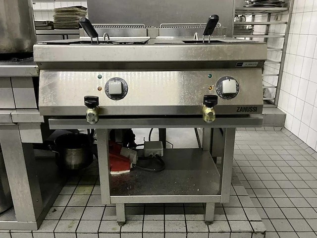 Zanussi (electrolux) - z7freh2e00 - dubbele friteuse - afbeelding 3 van  6
