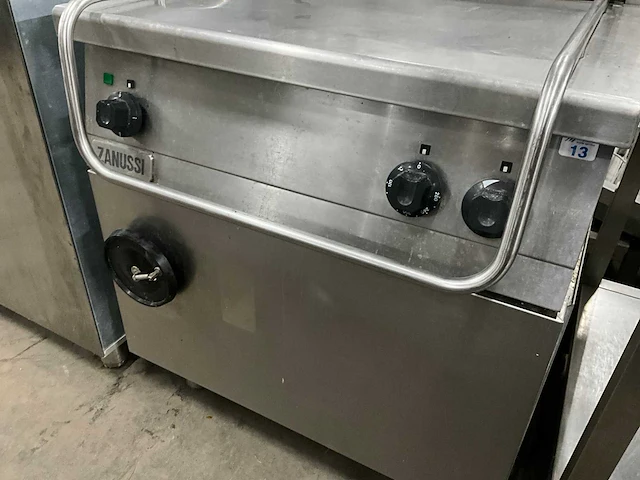 Zanussi kantelbare braadslede - afbeelding 5 van  7