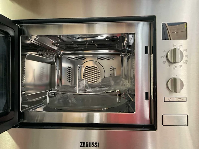 Zanussi m34fb inbouw combi-magnetron - afbeelding 2 van  4