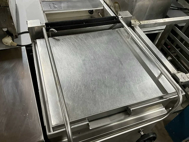 Zanussi mbr/g2fm kantelbare braadslede - afbeelding 5 van  9
