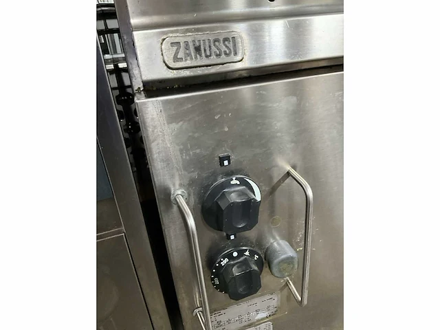Zanussi mbr/g2fm kantelbare braadslede - afbeelding 8 van  9