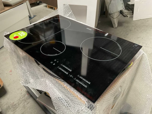 Zanussi zil8470cb inductie kookplaat 78x52 cm - afbeelding 2 van  4
