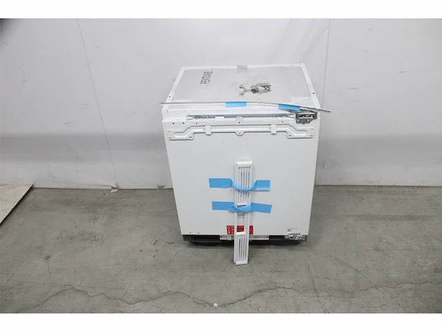 Zanussi zyan82fr optispace vriezer wit - afbeelding 2 van  4