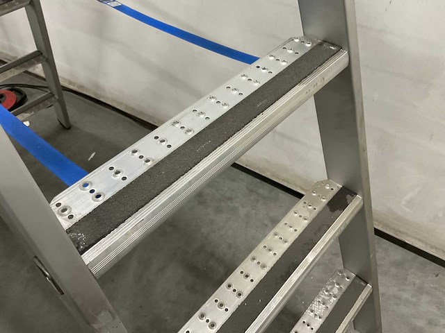 Zarges - nieuwe aluminium bordestrap 2x8 inclusief opklapbare beugel - afbeelding 3 van  4