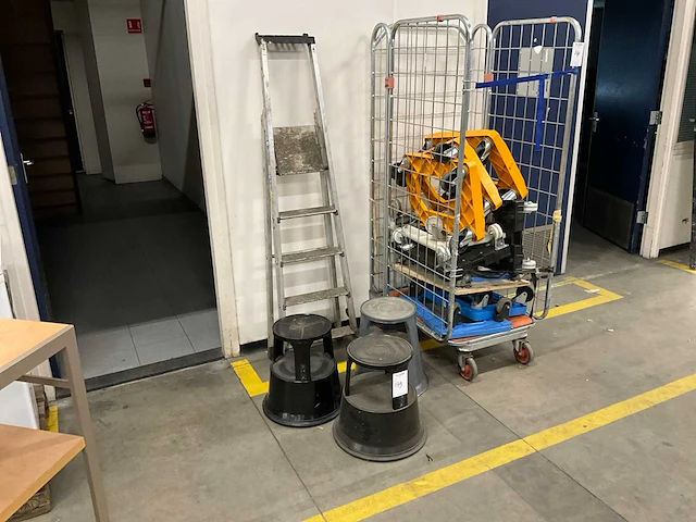 Zarges z300 uitzet trap - afbeelding 1 van  4
