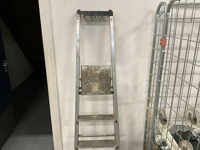 Zarges z300 uitzet trap - afbeelding 3 van  4