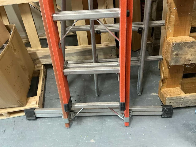 Zarges z600 geïsoleerde schuifladder - afbeelding 5 van  5
