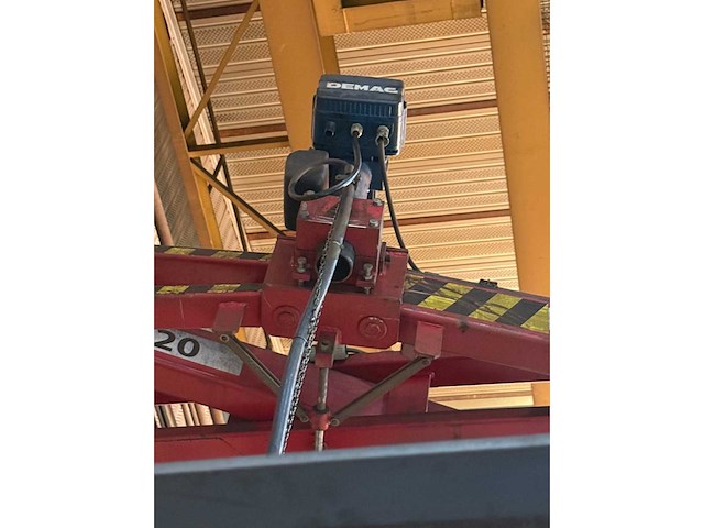 Zasche knikhijskolom met demag elektrische kettingtakel - afbeelding 7 van  9