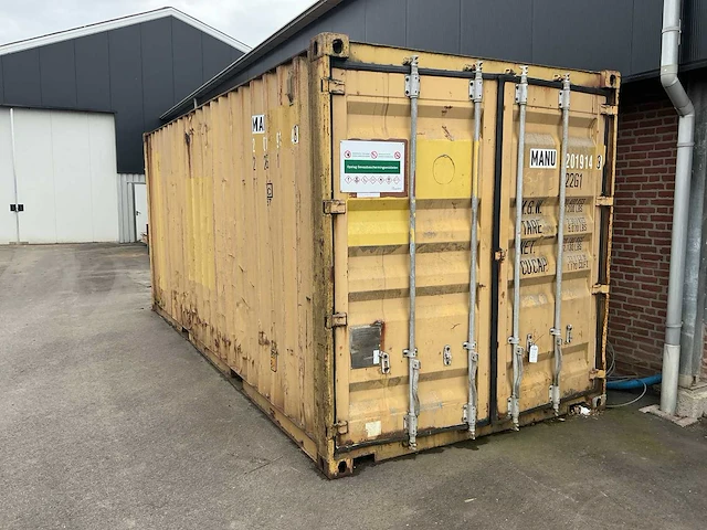 Zeecontainer ‘20ft’ - afbeelding 1 van  12
