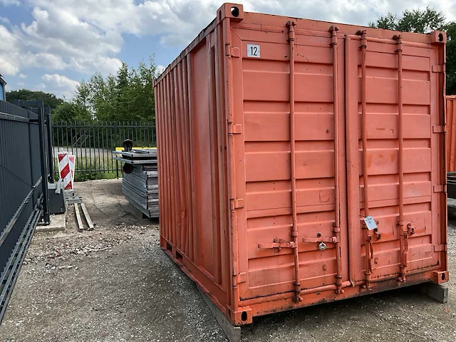 Zeecontainer - afbeelding 1 van  9