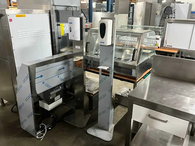 Zeepdispenser op rvs statief (2x) - afbeelding 1 van  5