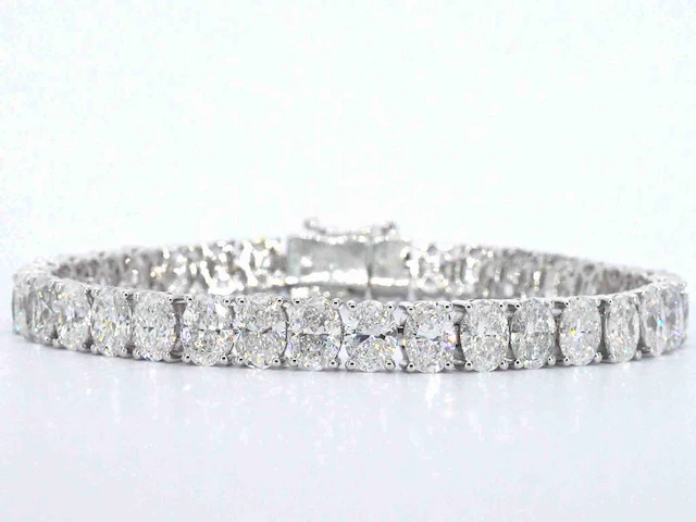 Zeer exclusieve tennisarmband met grote ovaal geslepen diamanten van 25.46 carat totaal - afbeelding 1 van  9