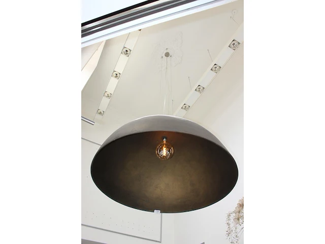 Zeer grote kunststof hanglamp met doorsnede circa 150 cm. - afbeelding 2 van  3